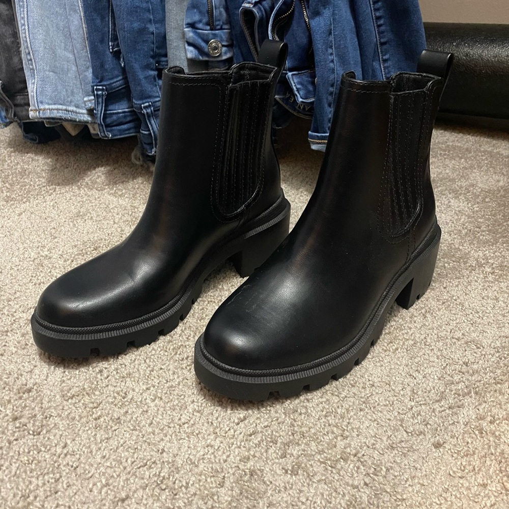 Universal Thread Black Booties